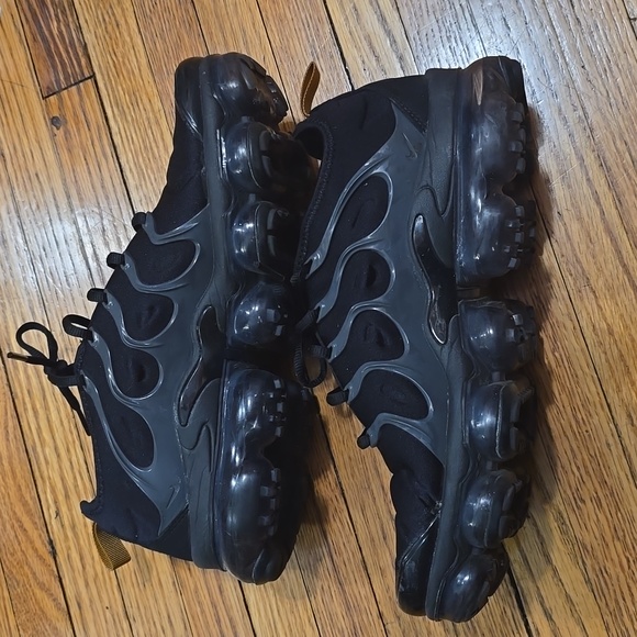 Nike Vapormax Plus - Picture 2 of 5